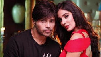 Title Song (Aap Se Mausiiquii)
