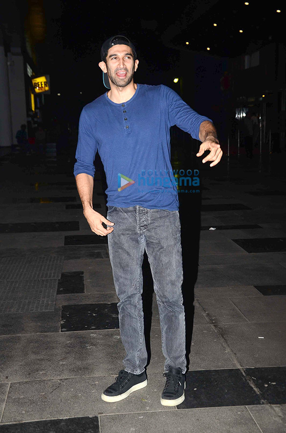 aditya roy kapur snapped with friends post a movie 4