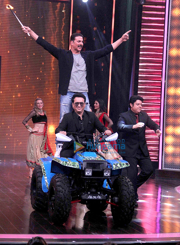 akshay and sajid nadiadwala on sets of yaaron ki baraat 3