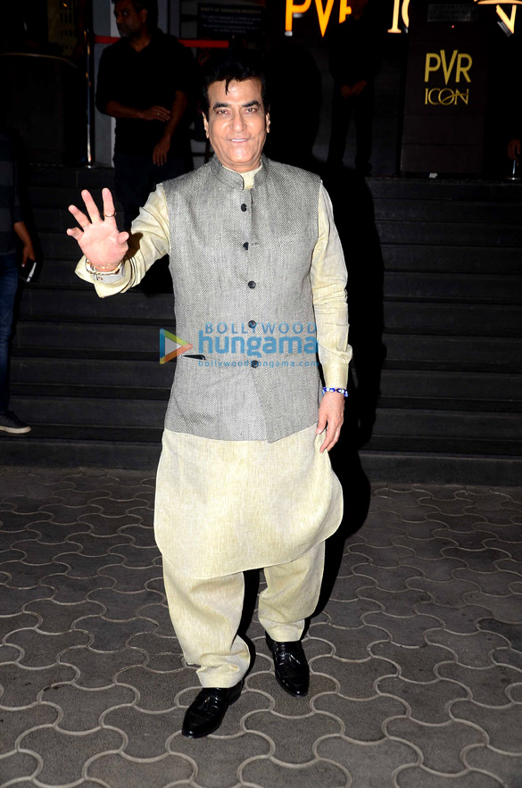 cast and crew screening of dangal 28