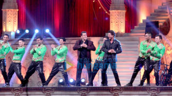 Celebs perform at 23rd Annual Star Screen Awards 2016