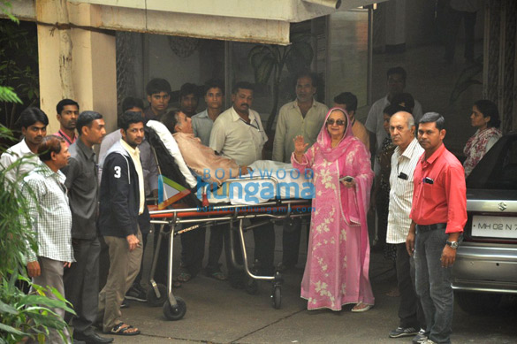 Dilip Kumar snapped with Saira Banu after being discharged from hospital
