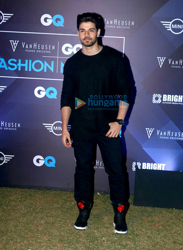 farhan kunal anil walk the ramp at the gq fashion nights 11