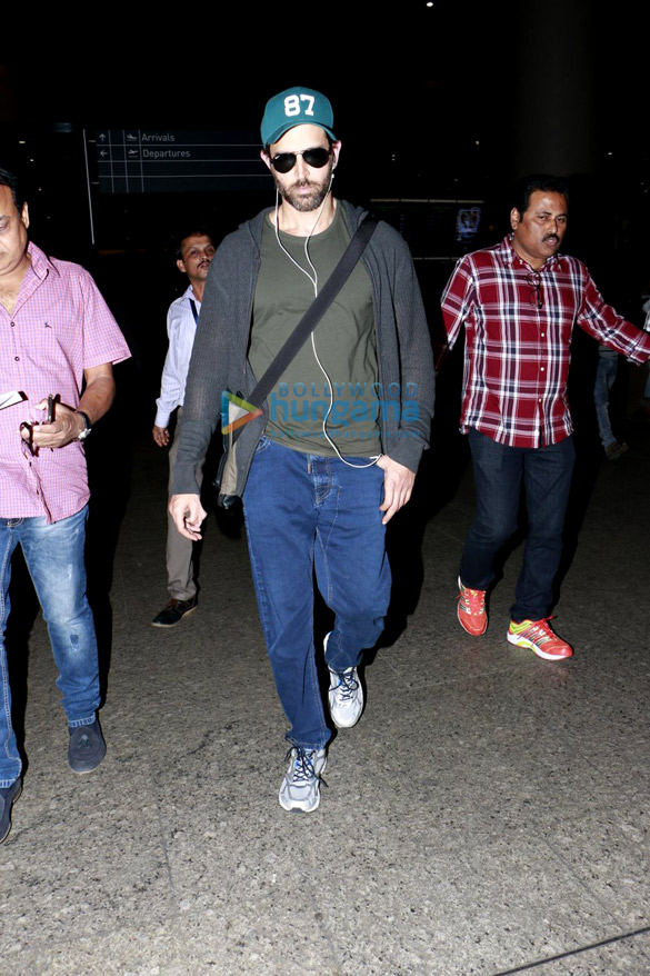Hrithik Roshan, Sunny Leone and Jackky Bhagnani snapped at the airport