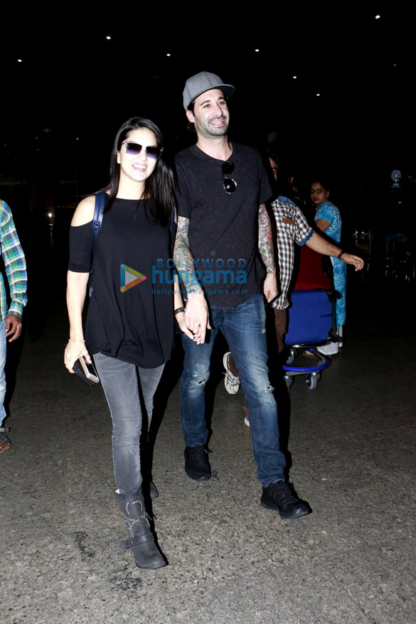 hrithik sunny jackky snapped at the airport 4