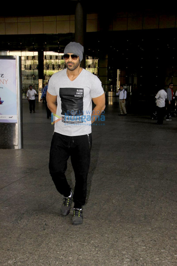 John Abraham, Saif Ali Khan and other celebs snapped at the airport