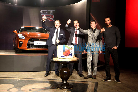 john abraham unveils the new nissan gtr in india 1