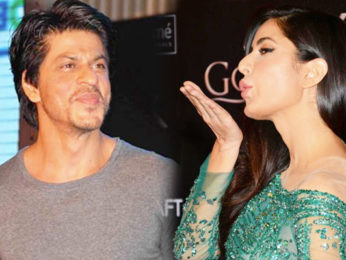 Shah Rukh Khan’s Bathtub Entry, Katrina Kaif’s HOT Dance Moves At Lux Golden Rose Awards 2016 Shah Rukh Khan’s Bathtub Entry, Katrina Kaif’s HOT Dance Moves At Lux Golden Rose Awards 2016