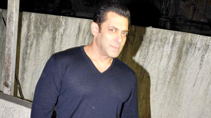 MUST WATCH: Salman Khan Watches Aamir Khan’s Dangal MUST WATCH: Salman Khan Watches Aamir Khan’s Dangal