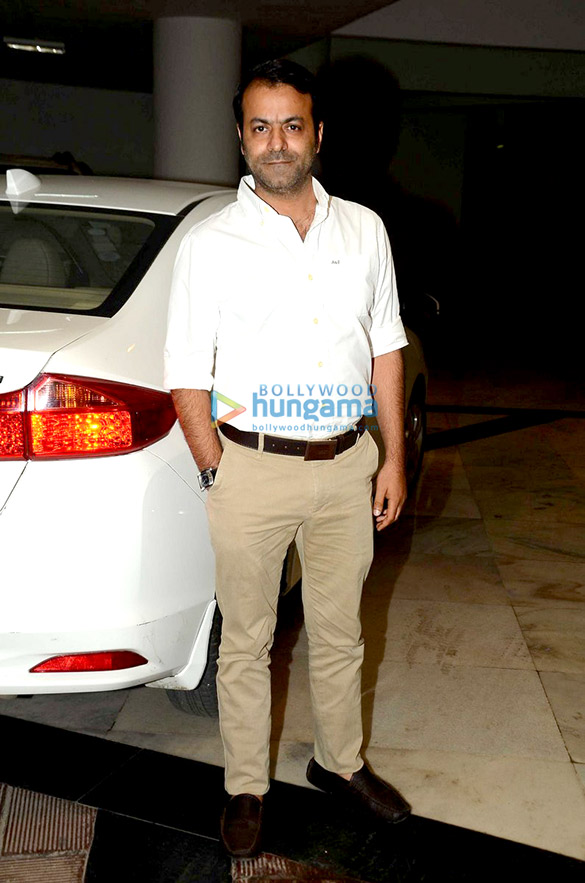 manish hosts a bash for priyanka 10
