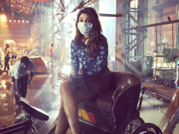 Check out: Parineeti Chopra masked on the sets of Meri Pyaari Bindu