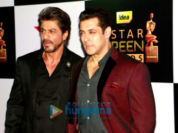 Celebs at the red carpet of 23rd Annual Star Screen Awards 2016