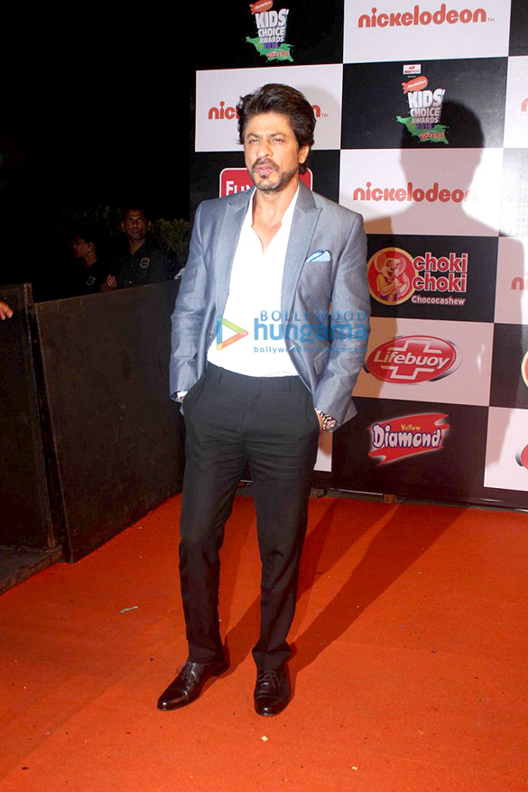 srk deepika varun alia grace the nicklodeon awards 21
