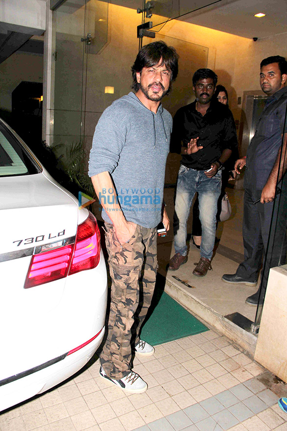 srk and other celebs grace madhur bhandarkars house warming party 5