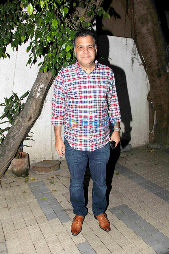 srk and other celebs grace madhur bhandarkars house warming party 9