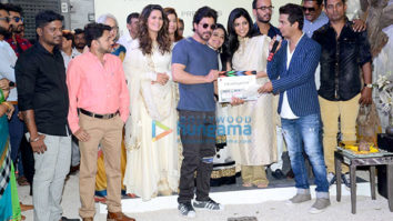 Shah Rukh Khan gives mahurat clap for Vikram Phadnis’s Marathi movie ‘Hrudayantar’