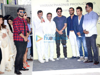 Shah Rukh Khan gives mahurat clap for Vikram Phadnis's Marathi movie 'Hrudayantar'