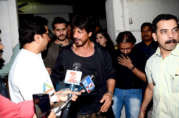srk meets raj thackeray over raees release 4