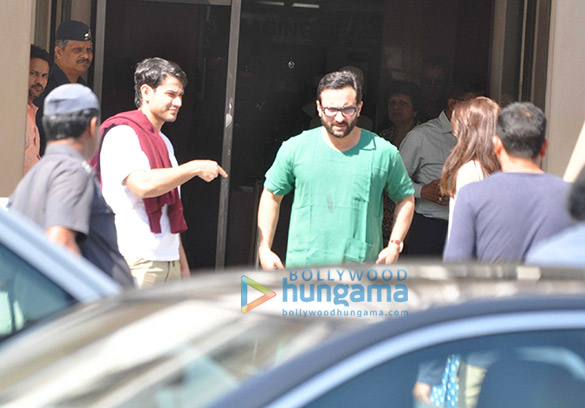 saif soha kunal outside hospital 6