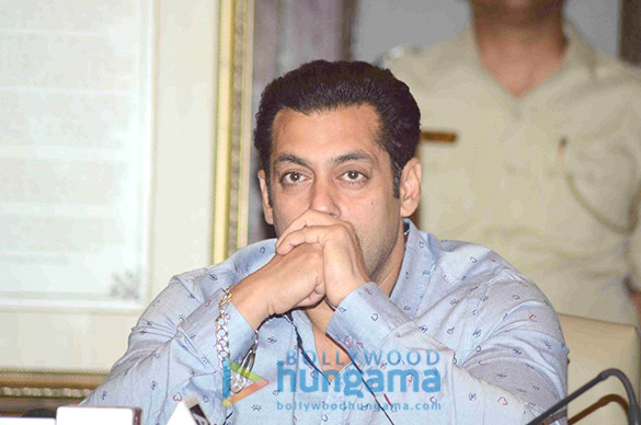 salman khan and alvira khan agnihotri grace bmcs cleanliness drive awareness 5