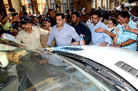 salman khan and alvira khan agnihotri grace bmcs cleanliness drive awareness 7
