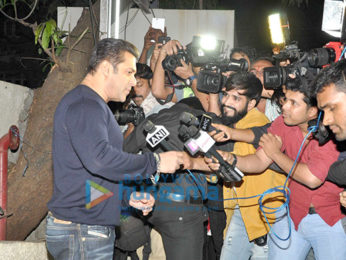 Salman Khan, Sangeeta Bijlani and others snapped post ‘Dangal’ screening