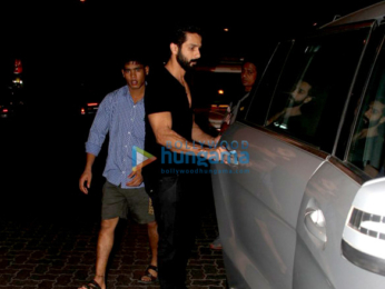 Shahid Kapoor & Mira Rajput snapped post dinner in Bandra