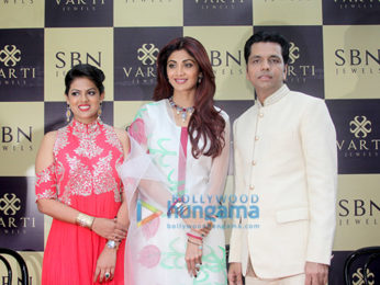 Shilpa Shetty inaugurates Varti Jewels