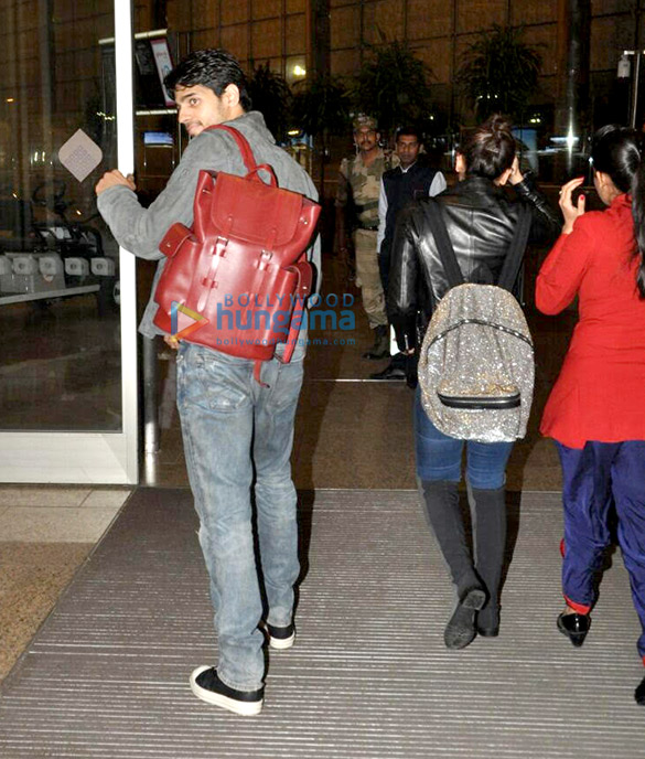 sidharth alia snapped for new year holiday 7