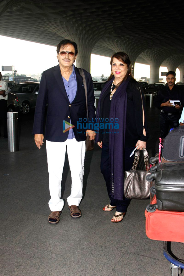 sonakshi sinha and others snapped at the airport 6