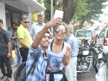 Sonakshi Sinha snapped post her lunch at 'Salt Water Cafe'