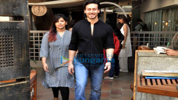 Tiger Shroff & Kriti Sanon snapped in Bandra