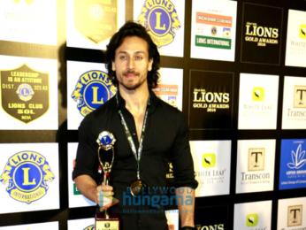 Aishwarya Rai Bachchan and Tiger Shroff at 23rd SOL Lions Gold Awards 2016