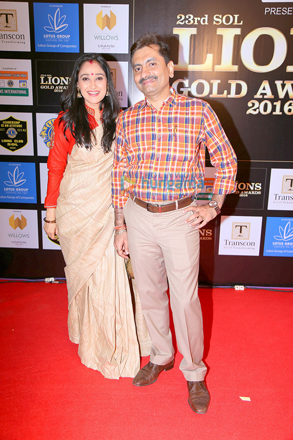 aishwarya rai bachchan and tiger shroff grace the 23rd sol lions gold awards 2016 32