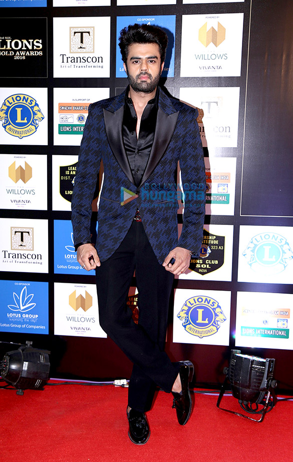 aishwarya rai bachchan and tiger shroff grace the 23rd sol lions gold awards 2016 35