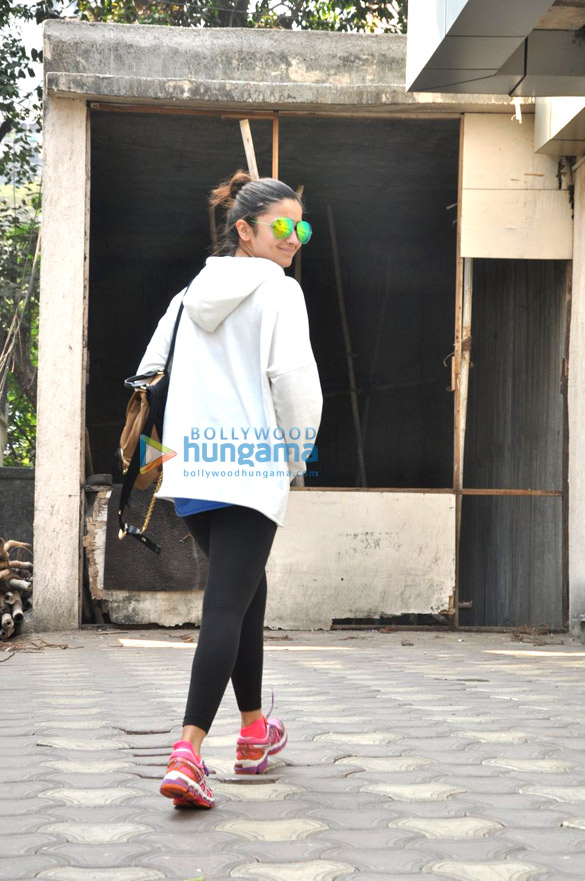 alia bhatt snapped in bandra 2 2