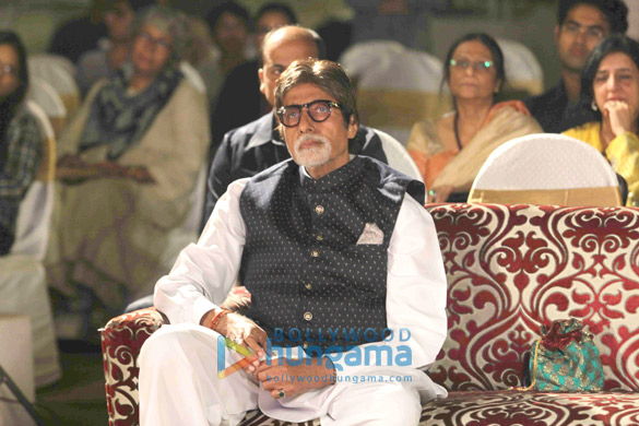 amitabh bachchan unveils bhawana somaaya book once upon a time in india a century of indian cinema 4