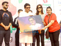 Arjun Kapoor & Raj Thackeray grace the Lokhandwala Marathon