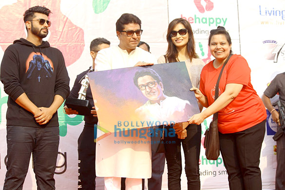 Arjun Kapoor & Raj Thackeray grace the Lokhandwala Marathon