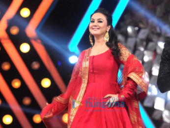 Bollywood celebs perform for a cause at 'Umang' police show