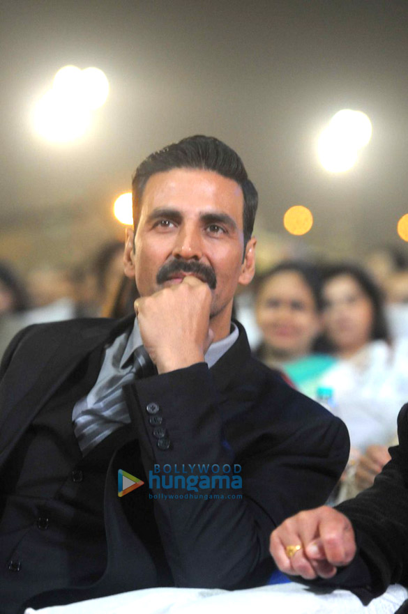 bollywood celebs perform at umang 24