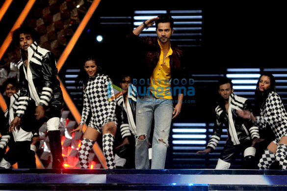 bollywood celebs perform at umang 3