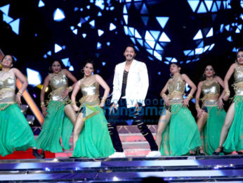 Bollywood celebs perform for a cause at 'Umang' police show