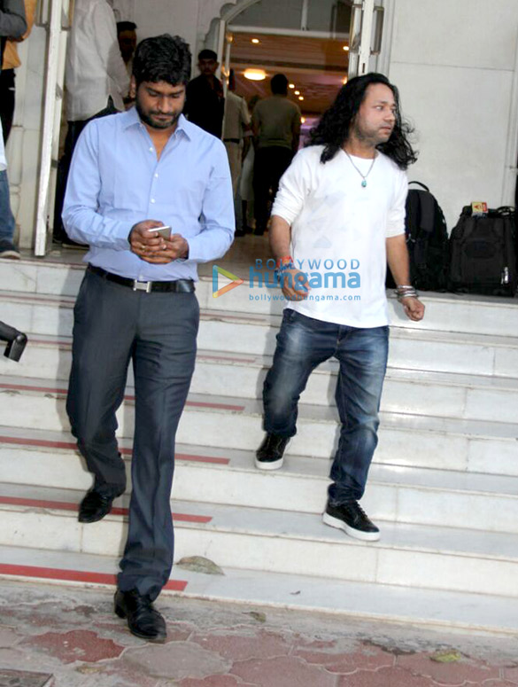 celebs attend om puris prayer meet 15