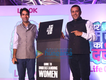 Chetan Bhagat & Faisal Rashid launch a life size book titled ‘Har Mard Ka Dard’