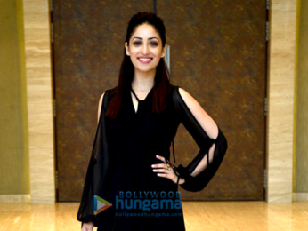 Hrithik Roshan & Yami Gautam snapped promoting their film 'Kaabil'