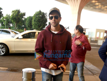 Hrithik Roshan departs for 'Kaabil' promotions in Dubai