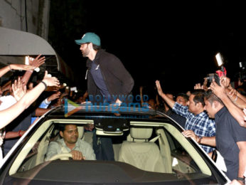 Hrithik Roshan interacts with his fans at Chandan cinema as a part of 'Kaabil' promotions