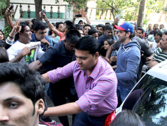 Hrithik Roshan snapped meeting his fans on his birthday