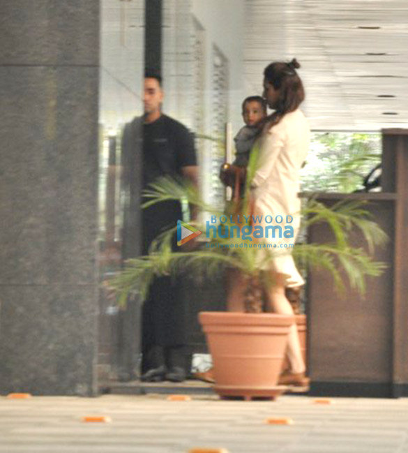 huma qureshi and arpita khan snapped post lunch at hakassan 3